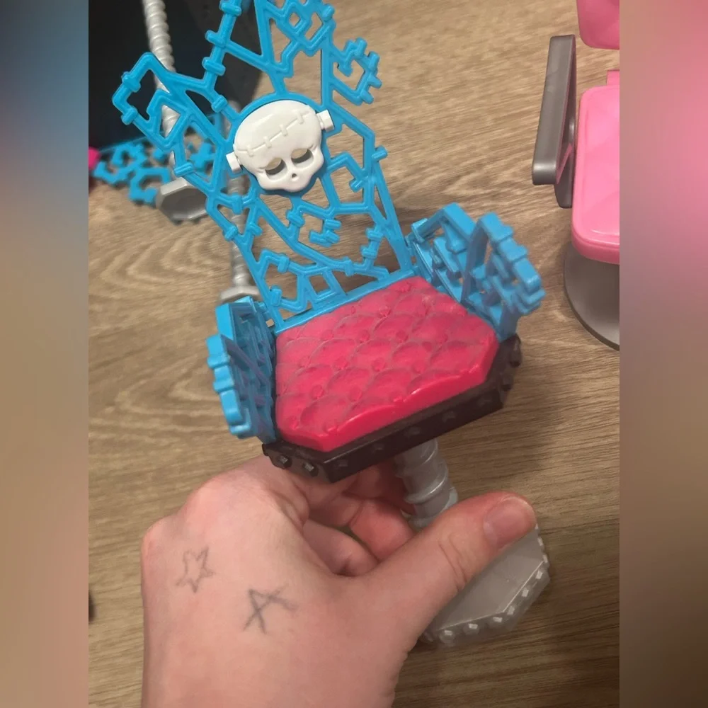 Monster high furniture lot - Picture 4 of 8